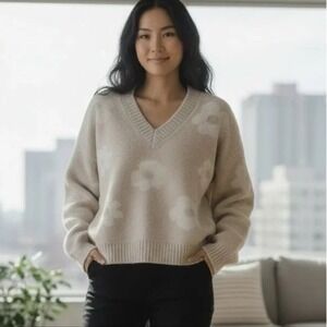 PINQUE Women Beige Floral V Neck Long Sleeve Sweater Size M New Without‎ Tags